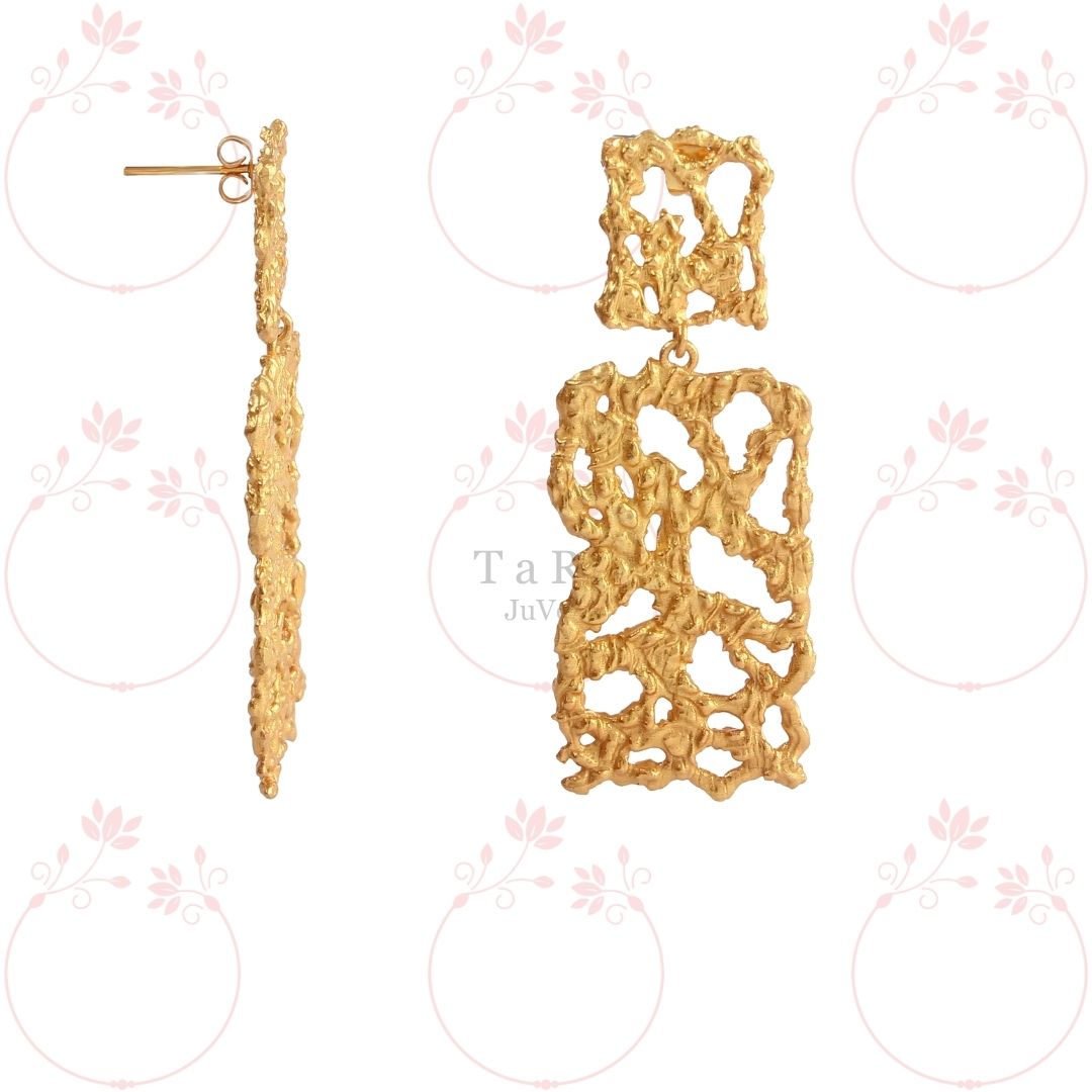 Abstract textured golden earrings - Image 2